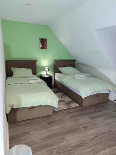 Gemütliche Ferienwohnung mit 3 Schlafzimmers (Gemutliche Ferienwohnung mit 3 Schlafzimmers) in Oberhausen Városközpont