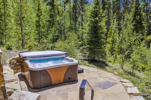 The Great Escape with Amazing Views and Private Hot Tub in Other