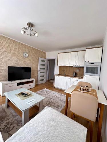 White Apartment, Priština