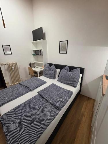 Cozy apartment in commercial centre for two in Unterhaching