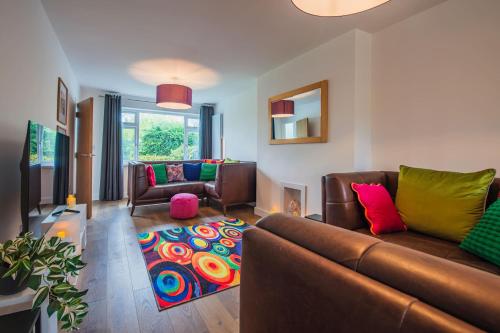 Stylish 3-Bed Home Near Scotch Corner by MCPI Hosting, Perfect For Families & Groups! in Middleton Tyas