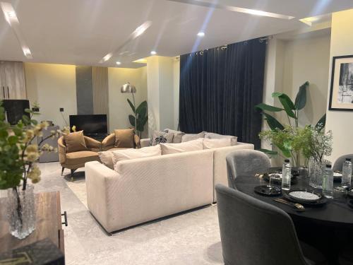 Facilities, HSQ TOWERS in Murree
