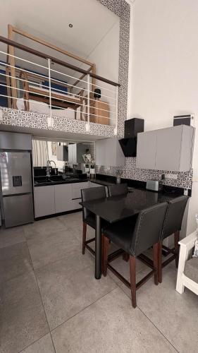 Beachfront Studio Apartment, Nautica Hotel – khách sạn tại Fairview