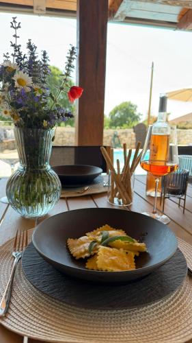 Villa Angela- Romantic stone retreat in Okreti