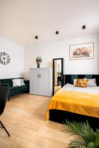 PiotrApartments - Central Warsaw Wilcza - Luxury Apartment - Prime Location - image 2