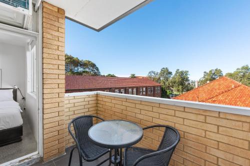 Rooftop-Pool Studio Stay in Bondi - image 10