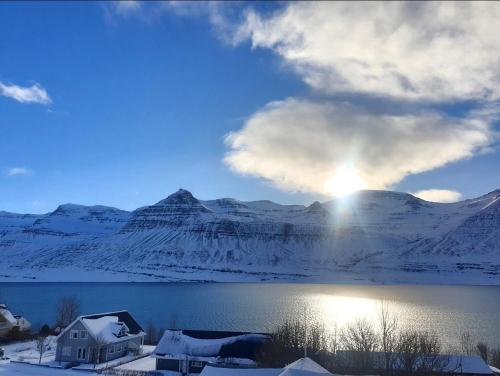Alrededores, Cozy Fjord Loft in Reydarfjordur