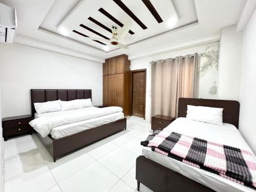 1Bedroom Hall and Kitchen Entire Flat Main ISB - image 7