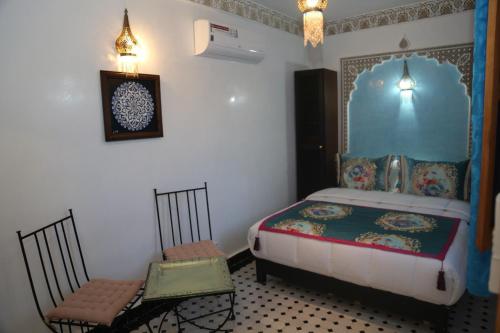 room detail thumbnail 2