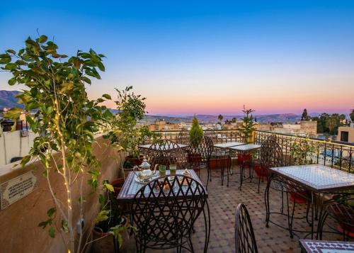 DAR NOUR FES - Riad Bab Boujloud Prestige – khách sạn tại Fes El Jdid