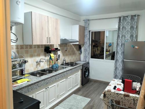 Luxury Apartment - Near Beach & Downtown in 레 아미칼레스