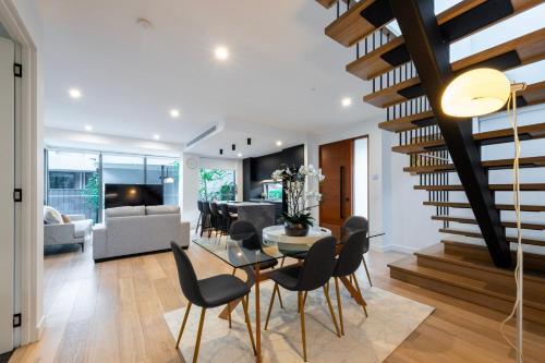Urban Grove House Alphington in Alphington