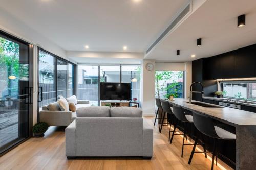 Urban Grove House Alphington in Alphington