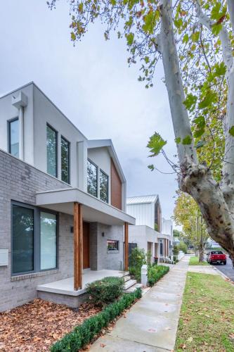 Urban Grove House Alphington in Alphington
