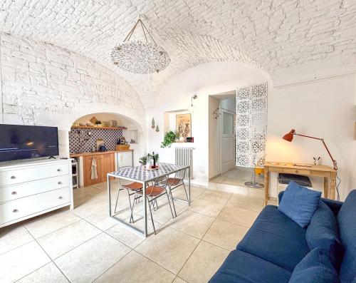 Modern 2-Room Home in Martina Franca Historic Center, 2 Min Walk to Cathedral