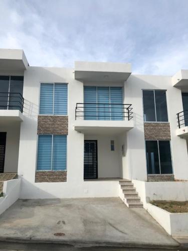 Casa con Jacuzzi Vía El Peñon Girardot