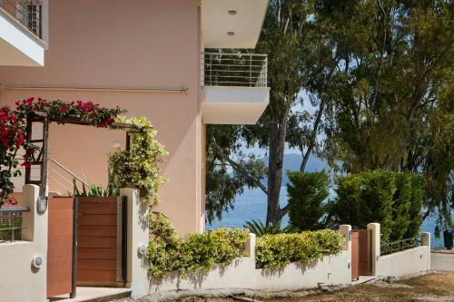 Entrada, Meliti Waterfront Suites in Cefalonia