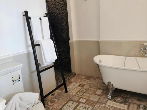 AT Kung Kra baen Hotel and Residence in ليم سدج بيش