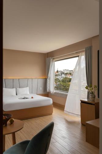 room detail thumbnail 1