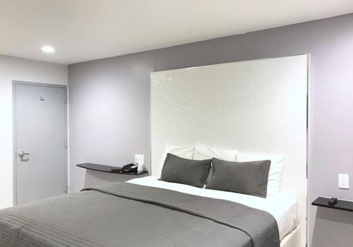 Ramsey Inn & Suites – Ramsey, NJ