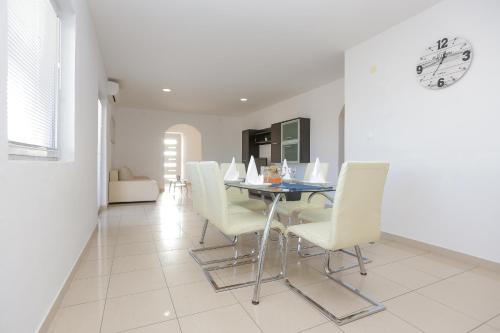 Apartments Petrus - Rtina in Rtina