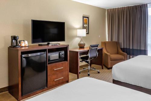 Comfort Inn & Suites near Danville Mall - image 23