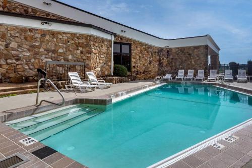 Comfort Inn & Suites near Danville Mall - image 34