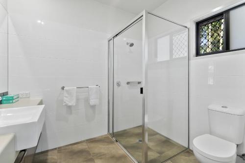 Quality Resort Parkhurst Room Type - King Room with Patio - Non Smoking/Ground floor Quality Resort Parkhurst Room Type - King Room with Patio - Non Smoking/Ground floor