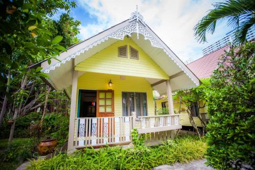 room detail thumbnail 1