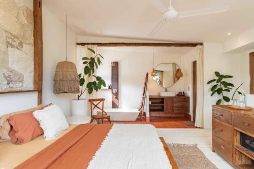 5BR Villa Private Pool Rice Fields view - Canggu - image 4