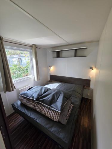 Séjour Normandie - Mobilhome confort 3ch-6p avec TV-WiFi et lave-linge dans l'Eure - 332 (Sejour Normandie - Mobilhome confort 3ch-6p avec TV-WiFi et lave-linge dans l'Eure - 332) in Anet