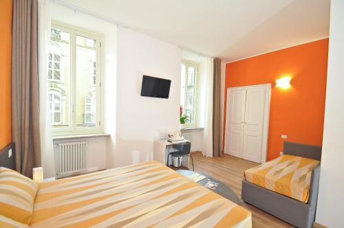 Standard Triple Room image 7