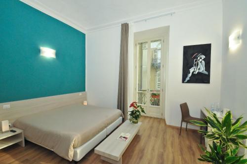 Deluxe Double or Twin Room image 4