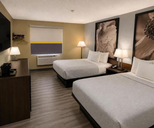 Super 8 by Wyndham Lexington Park/California Area - image 37