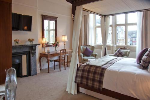86623845 The Falcon Hotel