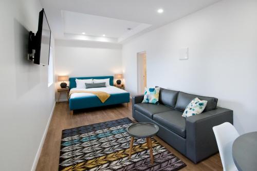 Zuhanyzó, Loxton Courthouse Apartments in Loxton