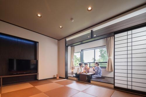 room detail thumbnail 1