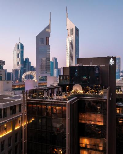 Four Seasons Hotel Dubai International Financial Centre, Дубай