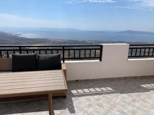 Sea-view hilltop home over Neapoli, Elafonisos & Kythira gîte à louer Pasákion