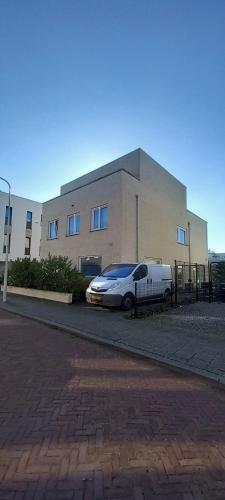 private rooms, free parking, luxury city villa close to the center, Haag (fotografie 9)