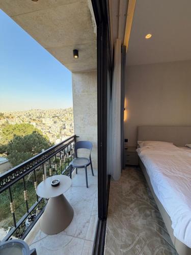 204 tara-JRE Al Lweibdeh 2BDR with stunning view - image 10
