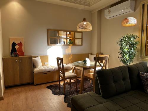 Cozy & Peaceful Boho Apartment in Mokattam — other in Baron School St, Cairo Egypt, 4254003