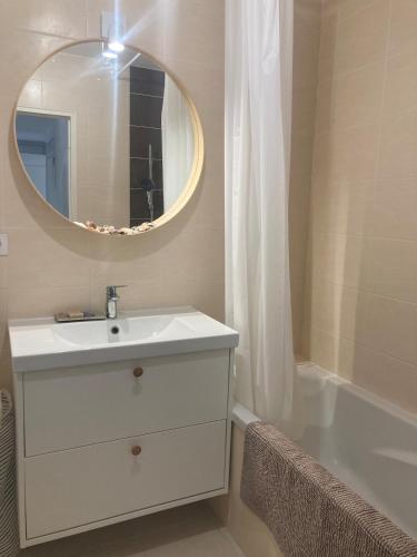 Beachfront apartment - Appartement bord de mer in Mazargues
