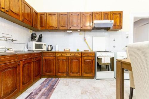 Spacious Stay 3BDR Getaway Suite by NW - image 13