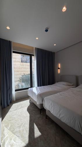 206 tara-JRE Jabal Al Lweibdeh with stunning view - image 4