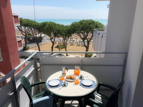 Hoasis Jesolo - Relaxing Family Apartment with Pool & Beach Access