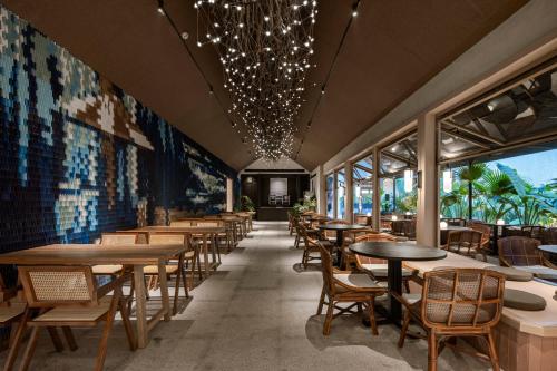 Restaurant, Blossom Castle Beihai Yintan, Talang in Yinhai