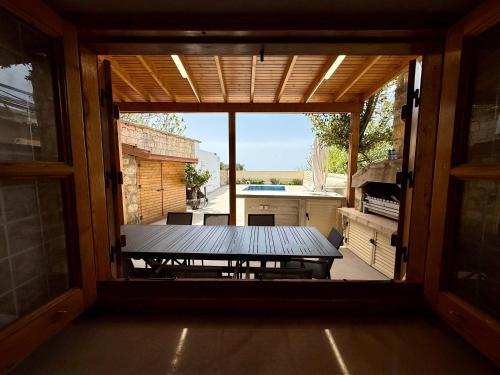 景觀, Authentic 5 Bedroom Stone Villa with Pool in Kathikas in 卡蒂卡斯帕福斯