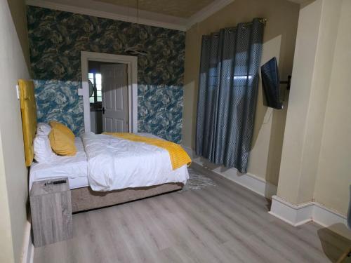 Peaceful Accommodation — other in 15 Henwood Road, Windermere, Durban South Africa, 4001