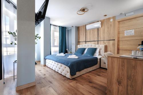 Suite, balcony